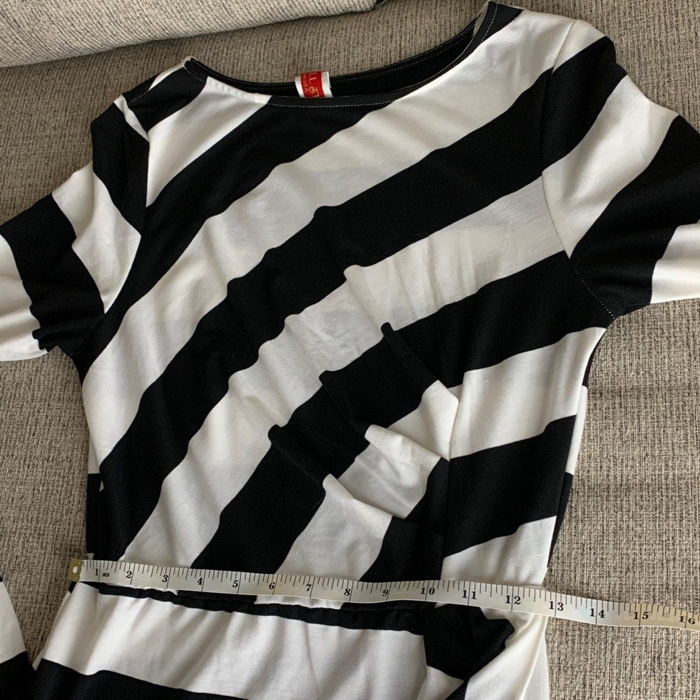 Sz M Women’s Chic Striped Long Sleeve Dress black and White Used - Picture 9 of 10